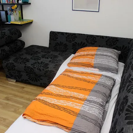 Nimritz Apartment *